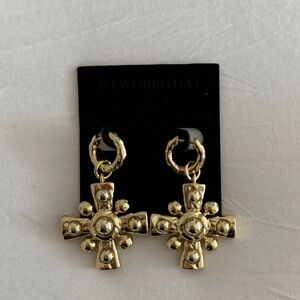 NIB- WeWoreWhat Gold Hammered Pendant Earrings
